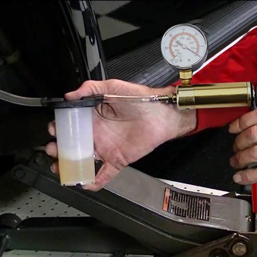 Αντλία κενού και πίεσης για εξαέρωση φρένων.