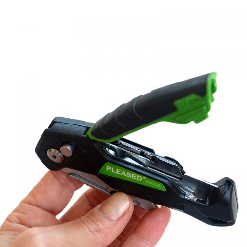 Φαλτσέτα σουγιάς με τραπεζοειδή λάμα και 3 λάμες.